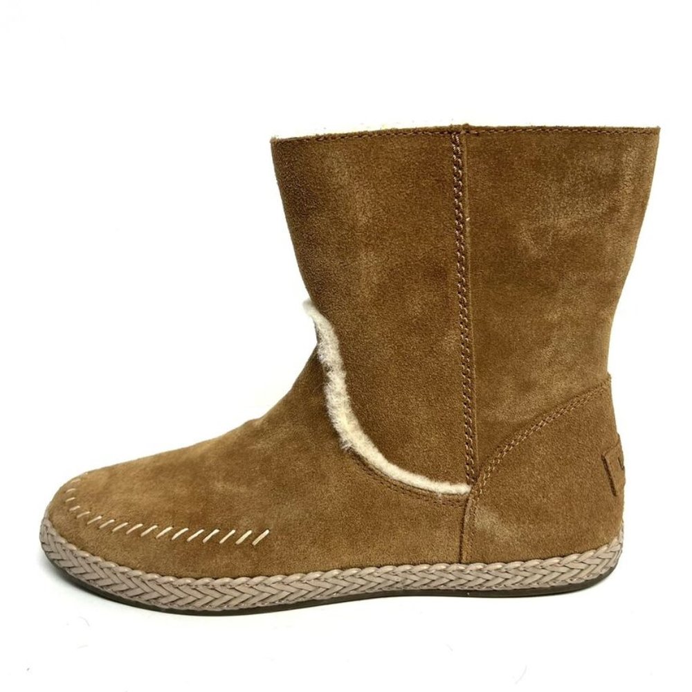 UGG Women's Ailish Chestnut Winter Boots, Size 9 M